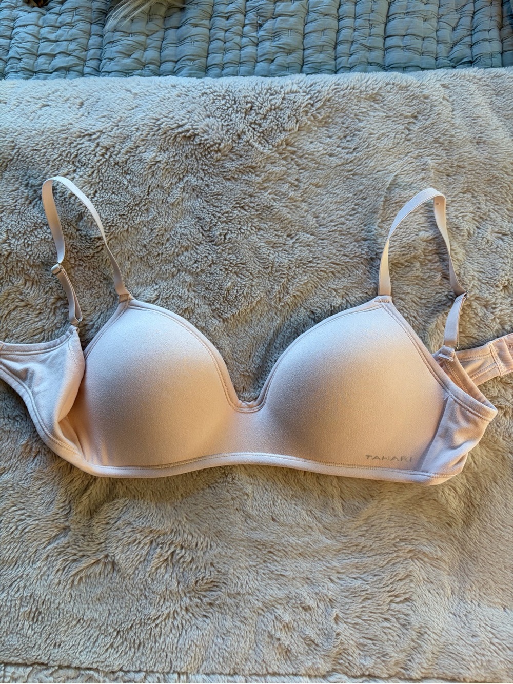 34 B bra Tahari